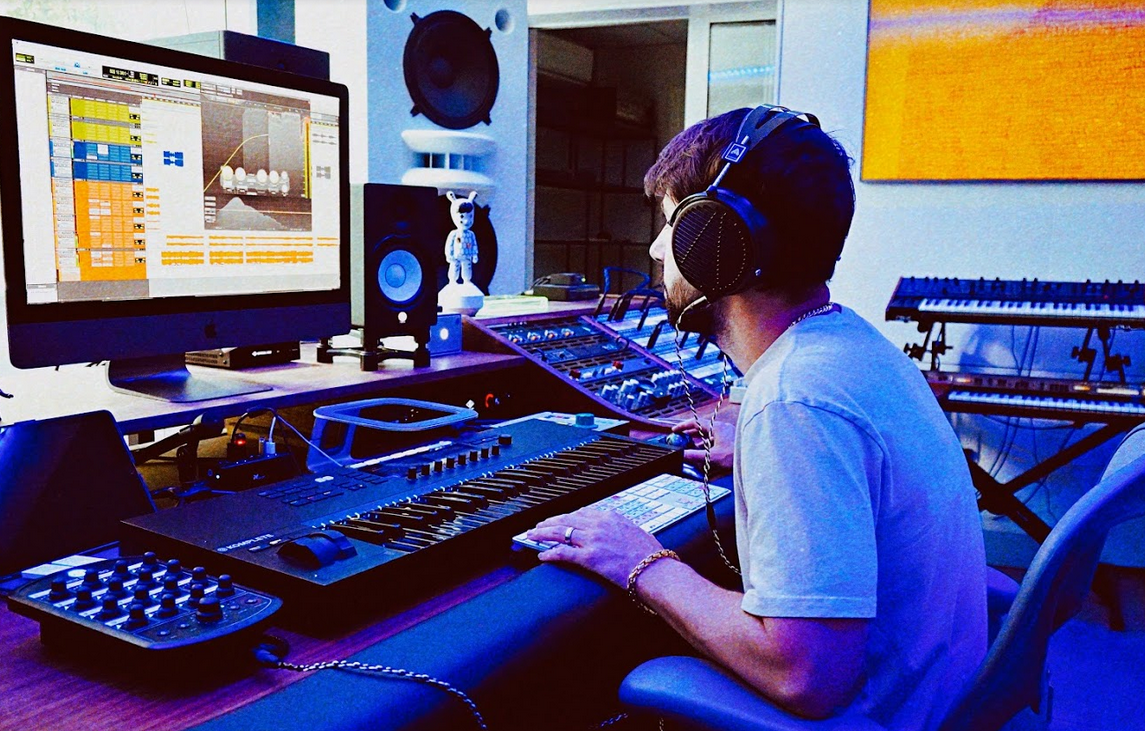 Audeze interviews producer and songwriter Mick Schultz